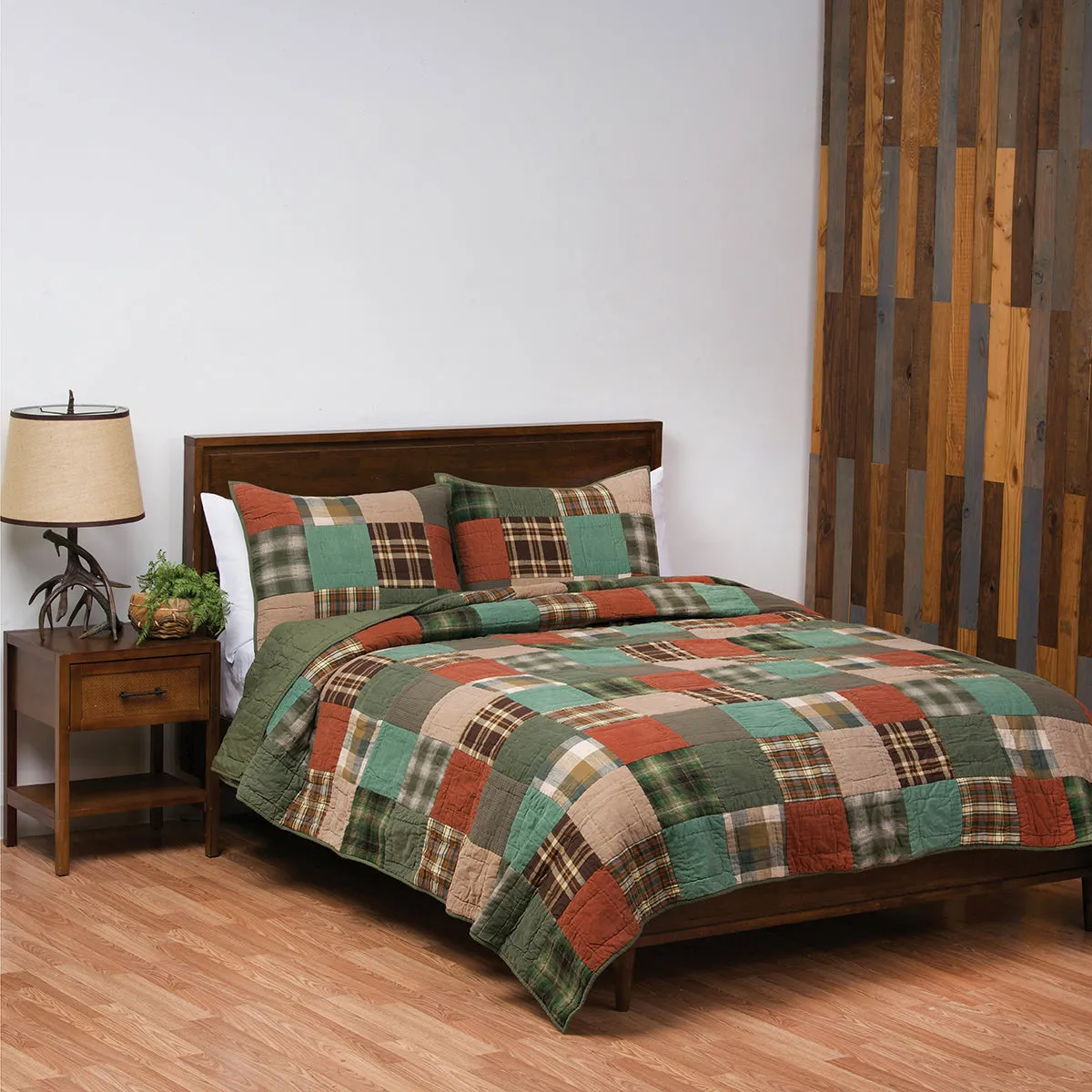 Aspen Patchwork Quilt Set